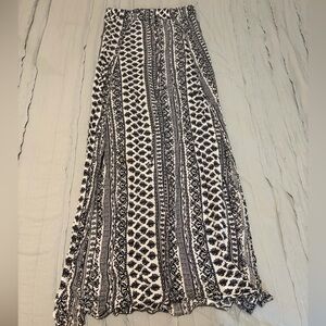 Steezyer Elegant Patterned Slit Skirt | Size M